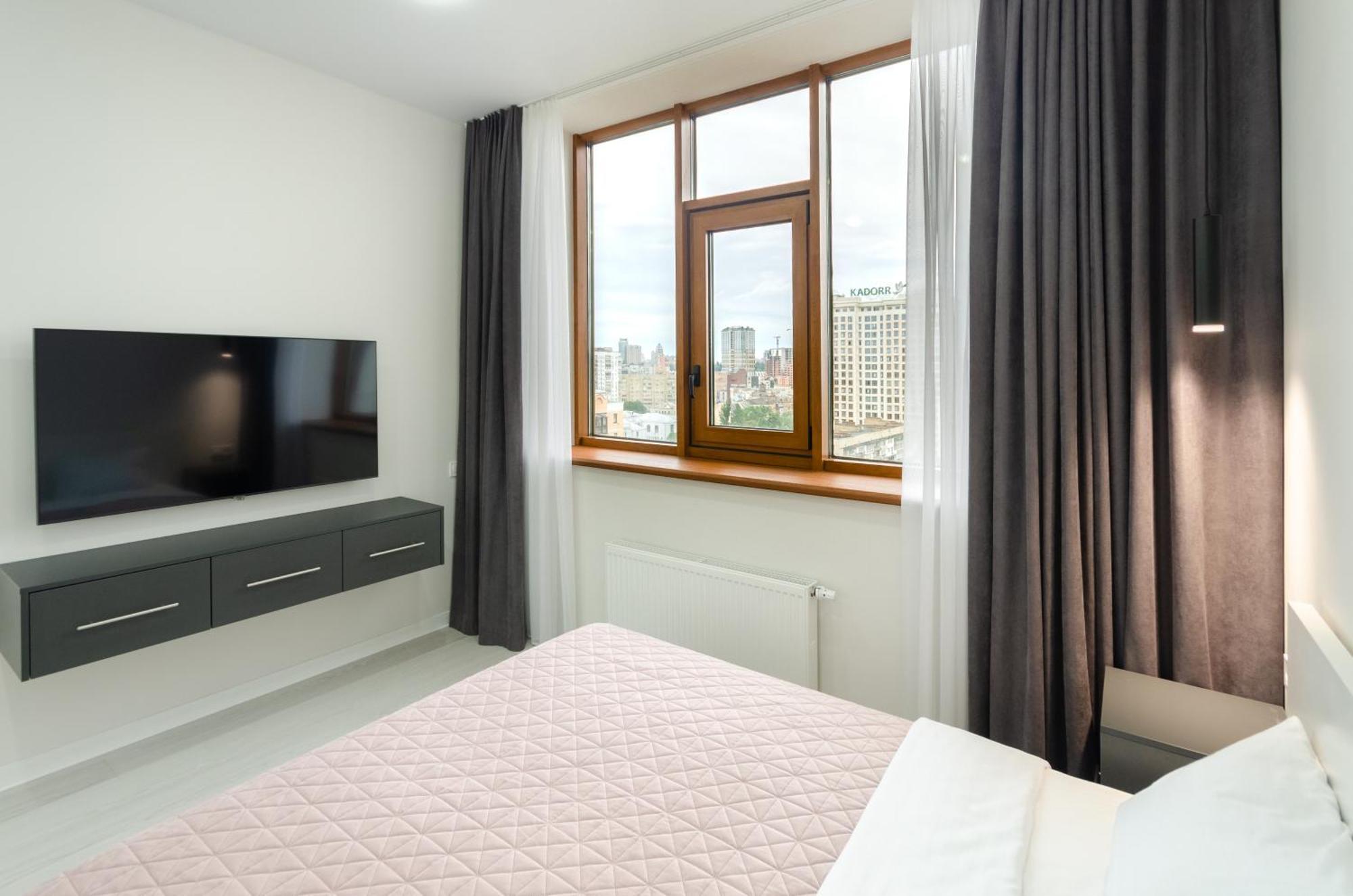 Petrovdom Inn Rc Diplomat Hall -The Smart Hotel Apartment Panoramic City View I Kyiv Exterior photo